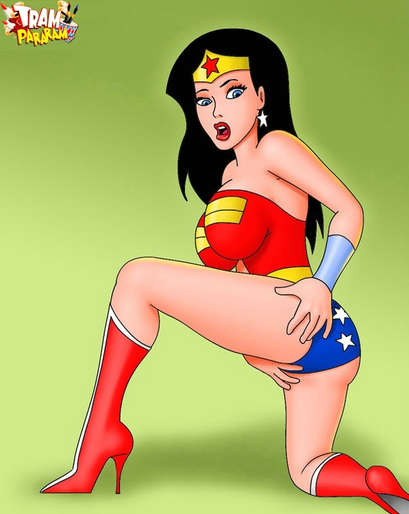 Wonder Woman Sexy Poses Toon Fanclub